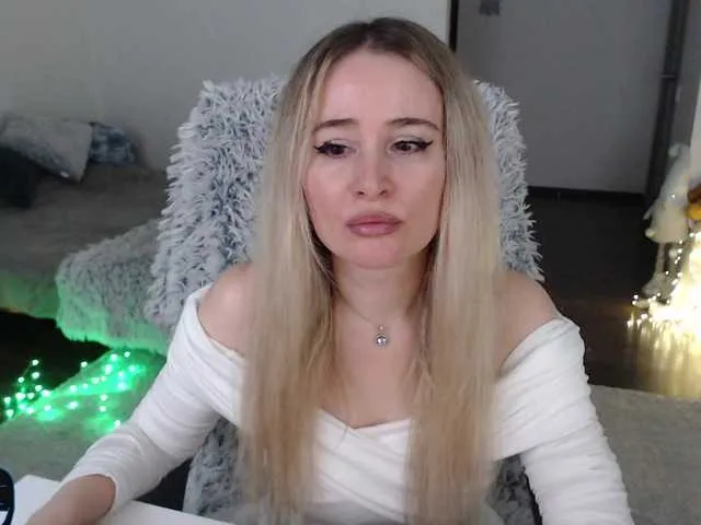 Live sex webcam photo for xyliganka777 #290729015