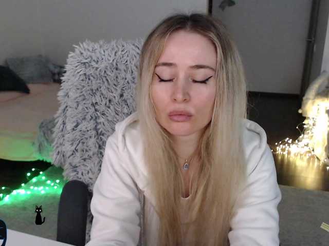 Live sex webcam photo for xyliganka777 #290803372