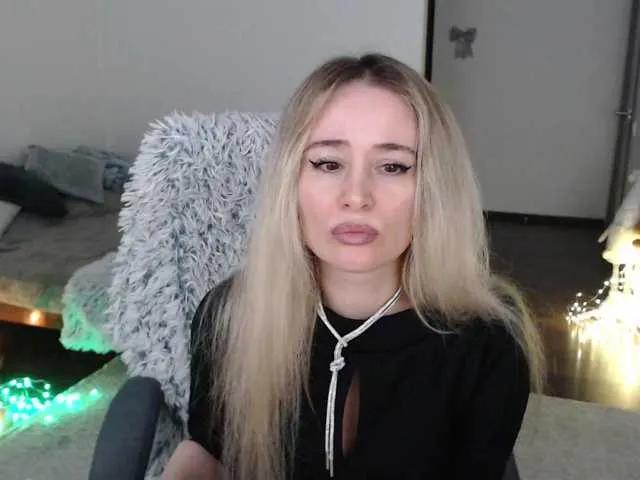 Live sex webcam photo for xyliganka777 #290849355