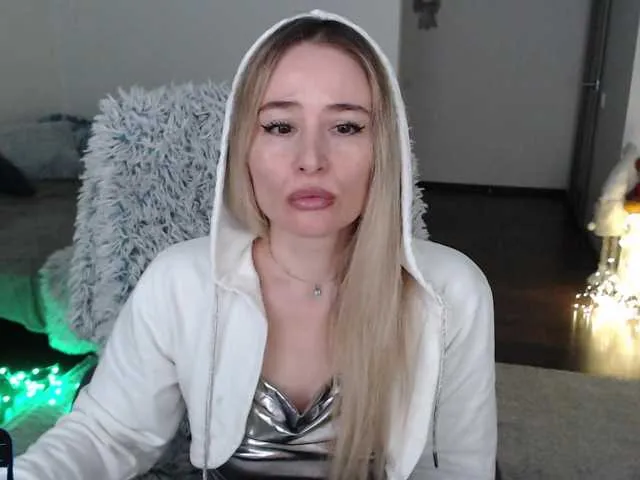 Live sex webcam photo for xyliganka777 #290994880