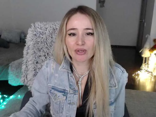 Live sex webcam photo for xyliganka777 #291006847