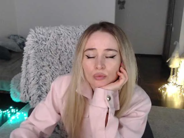 Live sex webcam photo for xyliganka777 #291012456