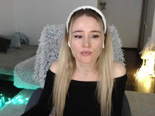 Live sex webcam photo for xyliganka777 #291048147