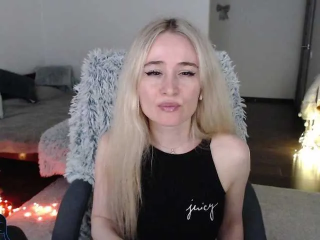 Live sex webcam photo for xyliganka777 #291156912