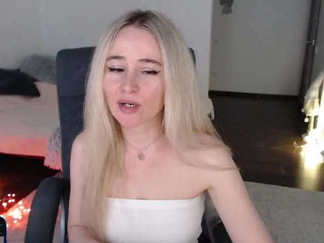 Live sex webcam photo for xyliganka777 #291289675