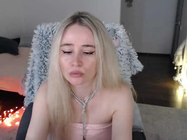 Live sex webcam photo for xyliganka777 #291296809