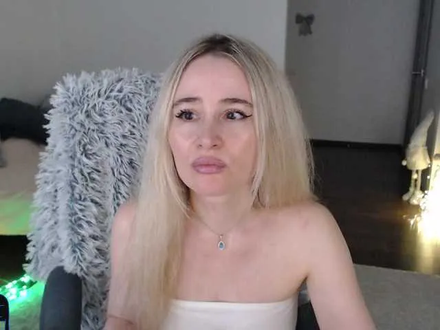 Live sex webcam photo for xyliganka777 #291350567