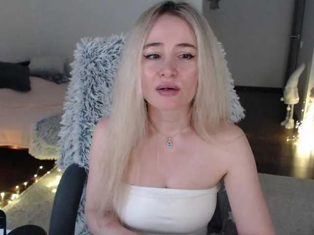 Live sex webcam photo for xyliganka777 #291374751