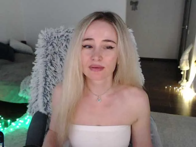 Live sex webcam photo for xyliganka777 #291551863