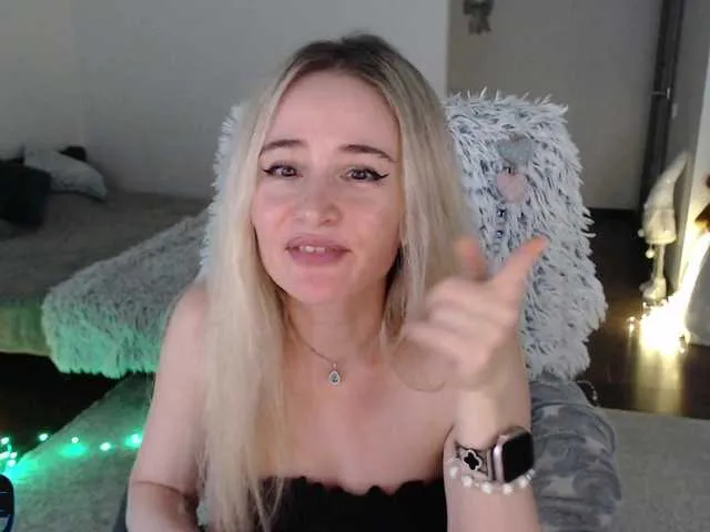 Live sex webcam photo for xyliganka777 #291566472