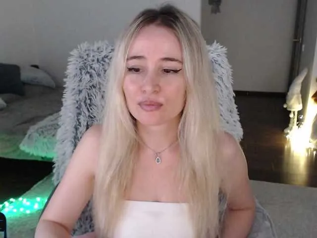 Live sex webcam photo for xyliganka777 #291612733