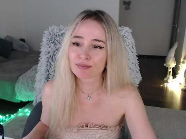 Live sex webcam photo for xyliganka777 #291659798