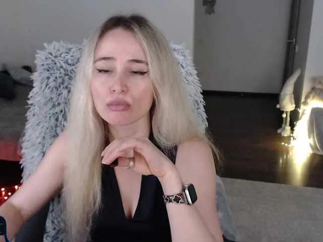 Live sex webcam photo for xyliganka777 #291704985