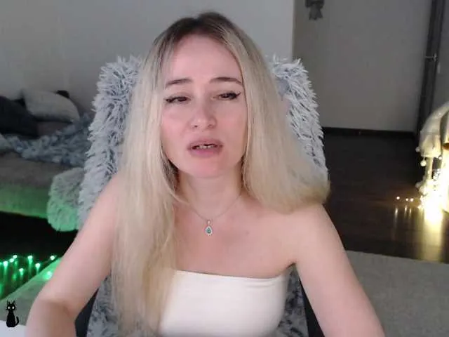 Live sex webcam photo for xyliganka777 #291737234