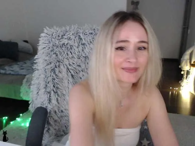 Live sex webcam photo for xyliganka777 #291769818