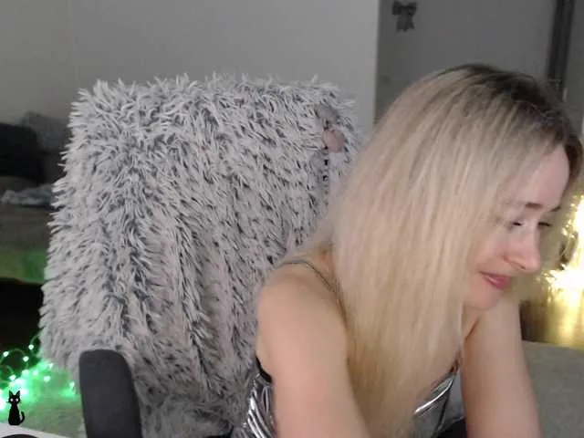 Live sex webcam photo for xyliganka777 #291775284