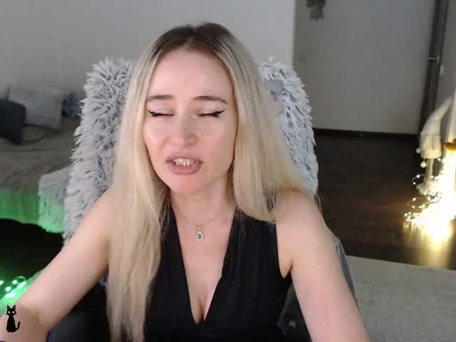 Live sex webcam photo for xyliganka777 #291794951