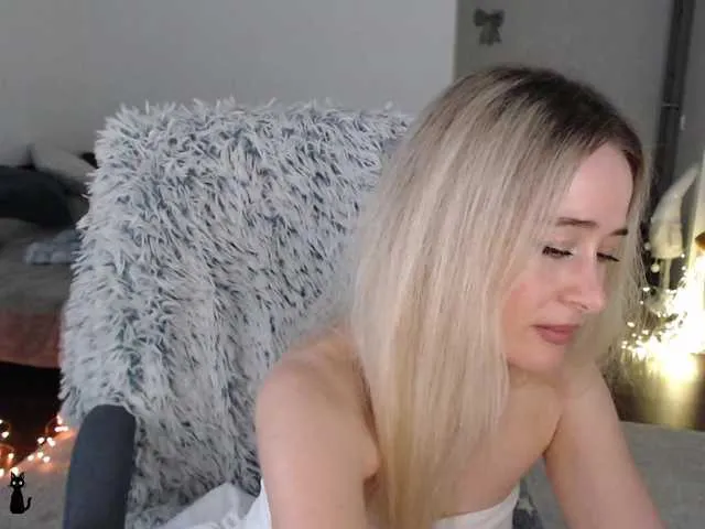 Live sex webcam photo for xyliganka777 #291809222