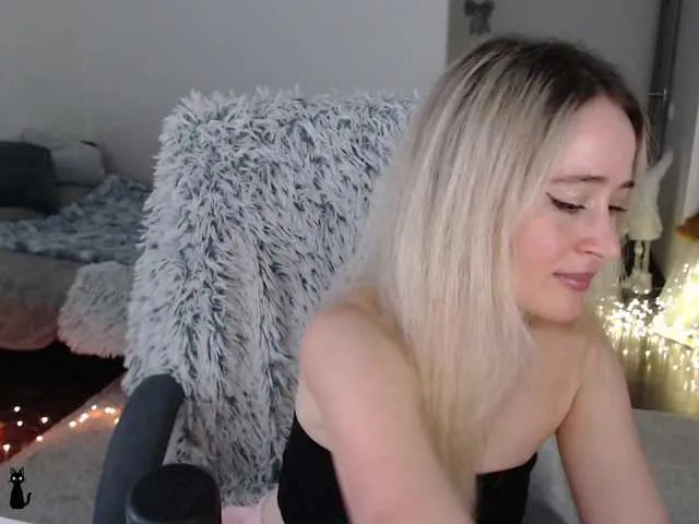 Live sex webcam photo for xyliganka777 #291849330