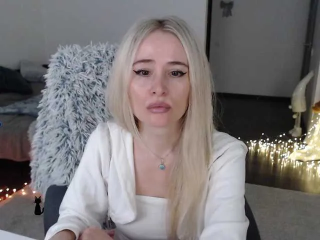 Live sex webcam photo for xyliganka777 #291904738