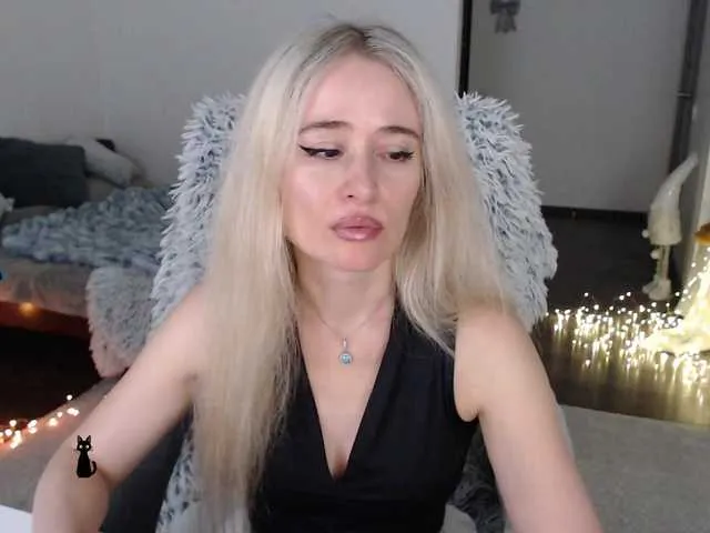 Live sex webcam photo for xyliganka777 #291911367