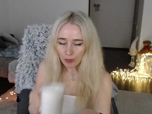 Live sex webcam photo for xyliganka777 #291930227