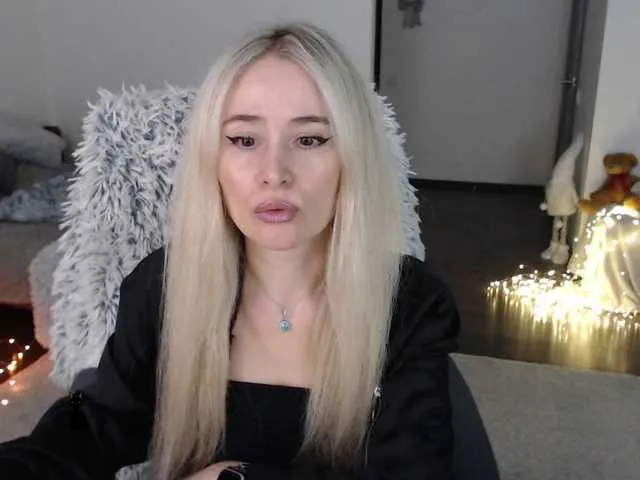 Live sex webcam photo for xyliganka777 #291944809