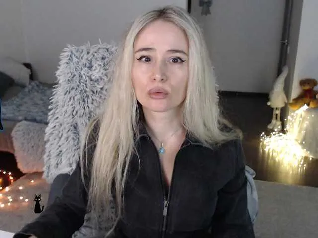 Live sex webcam photo for xyliganka777 #291984420