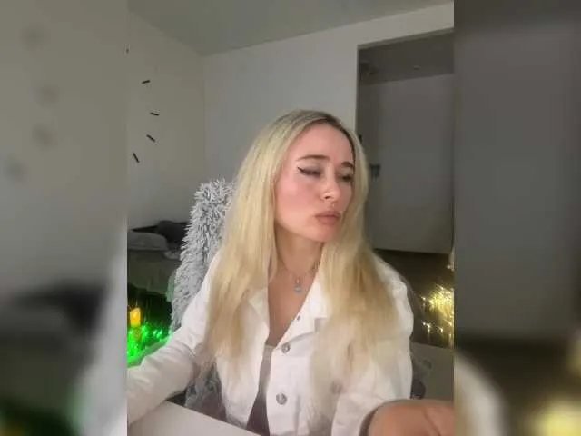 Live sex webcam photo for xyliganka777 #292044395