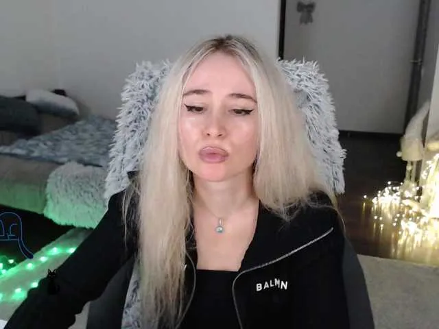 Live sex webcam photo for xyliganka777 #292052725