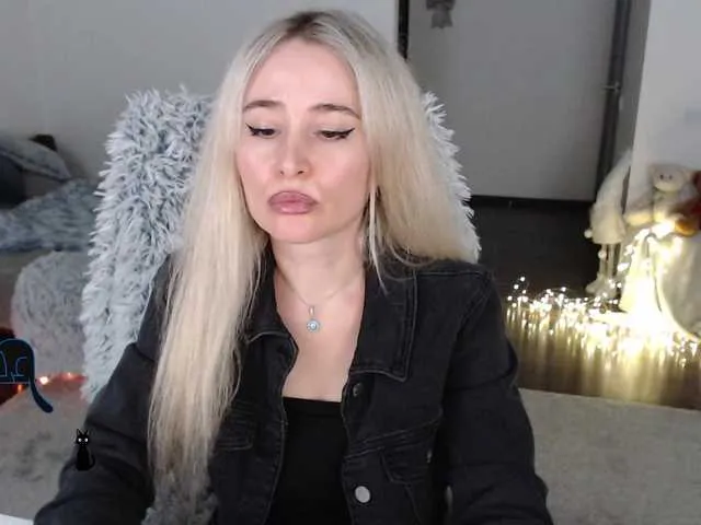 Live sex webcam photo for xyliganka777 #292085573