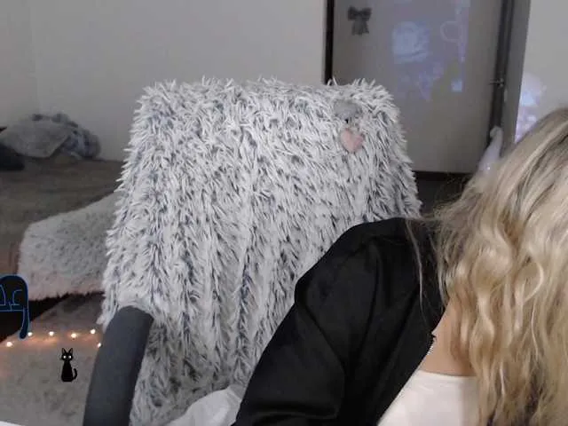 Live sex webcam photo for xyliganka777 #292173522