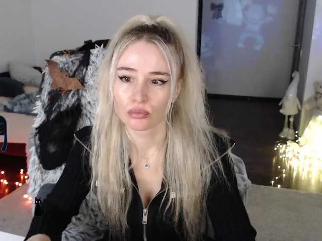 Live sex webcam photo for xyliganka777 #292198562