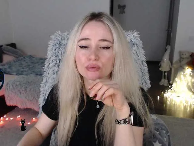 Live sex webcam photo for xyliganka777 #292265655