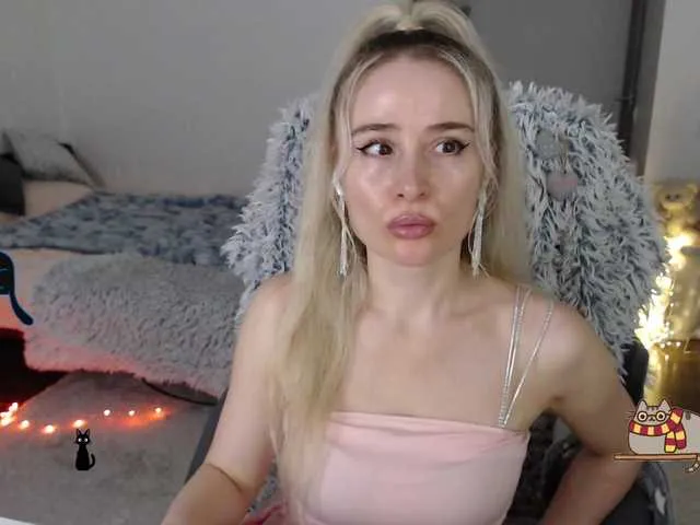 Live sex webcam photo for xyliganka777 #292325879