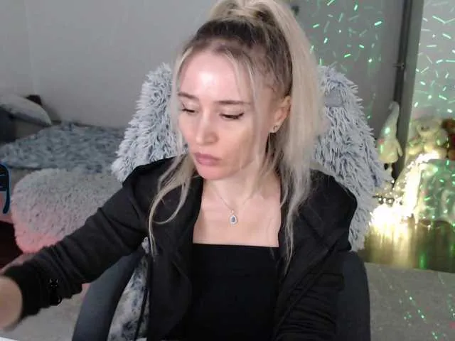 Live sex webcam photo for xyliganka777 #292385929