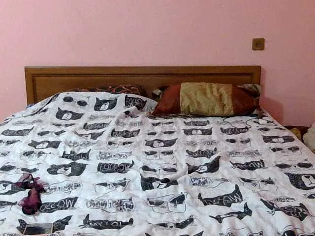 Live sex webcam photo for yaaniii #277480474