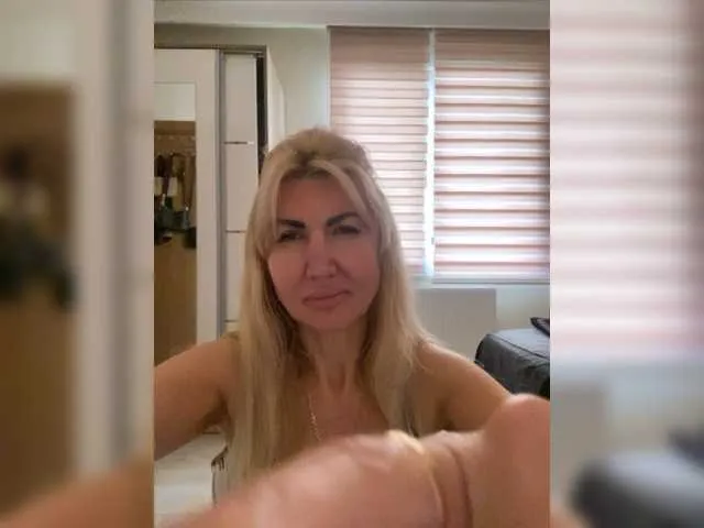 Live sex webcam photo for yaaniii #277805660