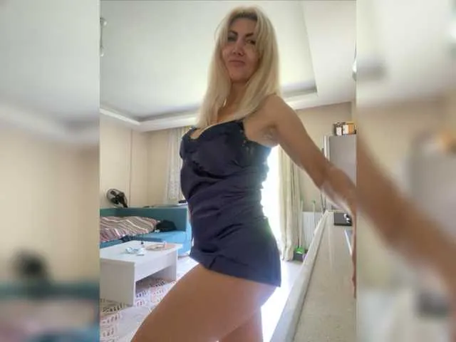 Live sex webcam photo for yaaniii #277901754