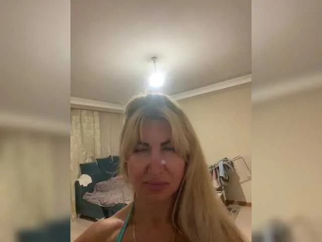 Live sex webcam photo for yaaniii #278260324