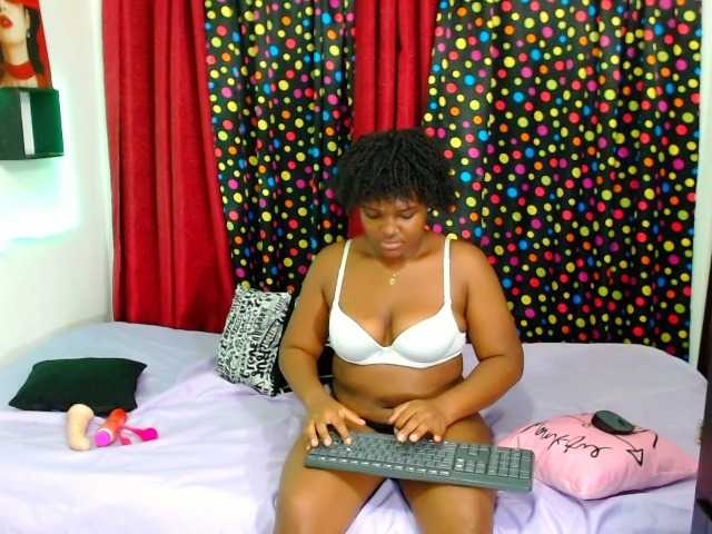 Live sex webcam photo for yadhi-smith #276068924