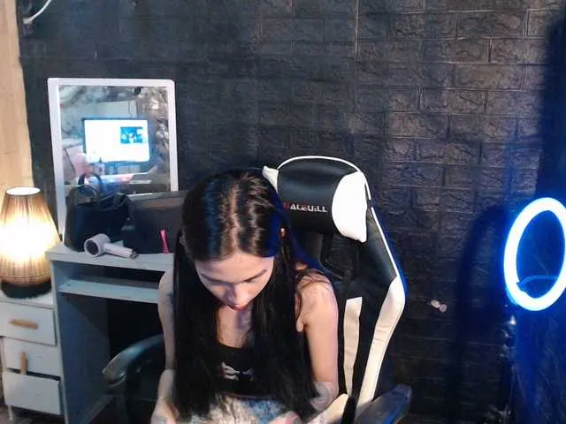 Live sex webcam photo for yannaslutx #290716497