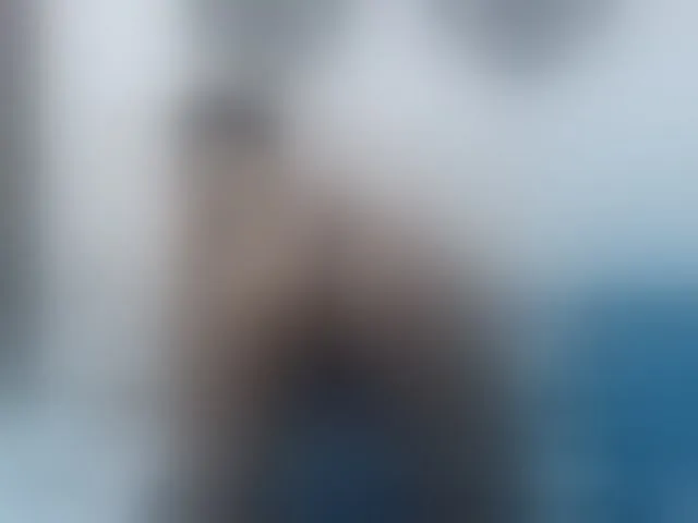 Live sex webcam photo for yeilo023 #275540442