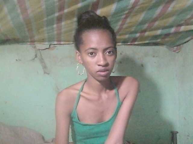 Live sex webcam photo for yeimia1 #275510011