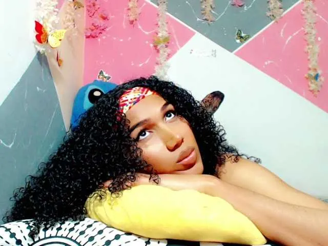 Live sex webcam photo for yennycuteh #291736232