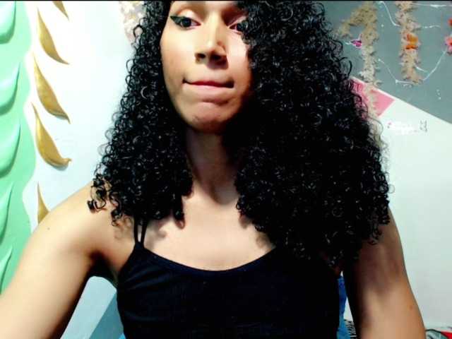 Live sex webcam photo for yennycuteh #291896383