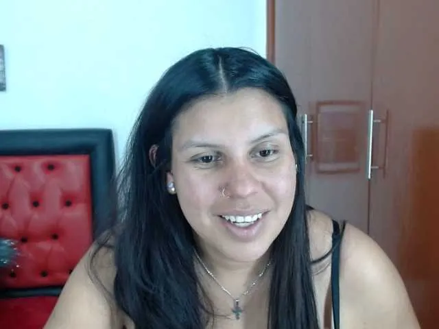 Live sex webcam photo for yinaperez #273076884