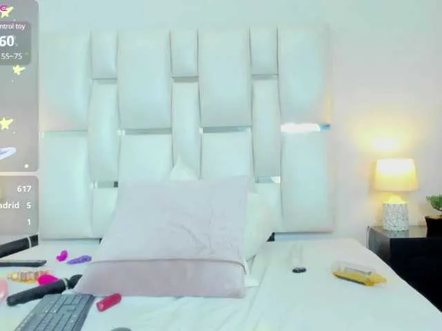 Live sex webcam photo for yoselinwilliams #290317243