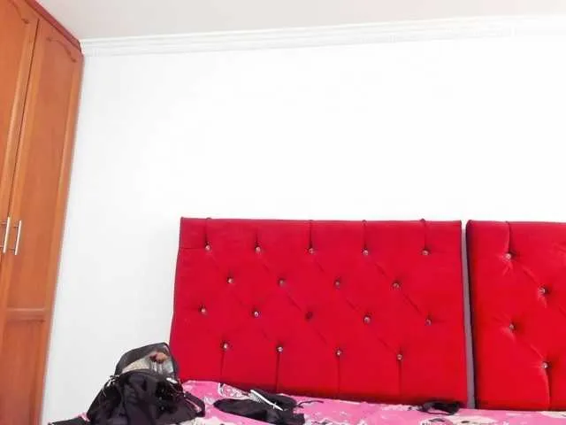 Live sex webcam photo for youlittle-perverts #290760085