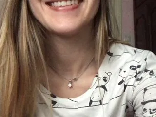 Live sex webcam photo for young-lola #227225542